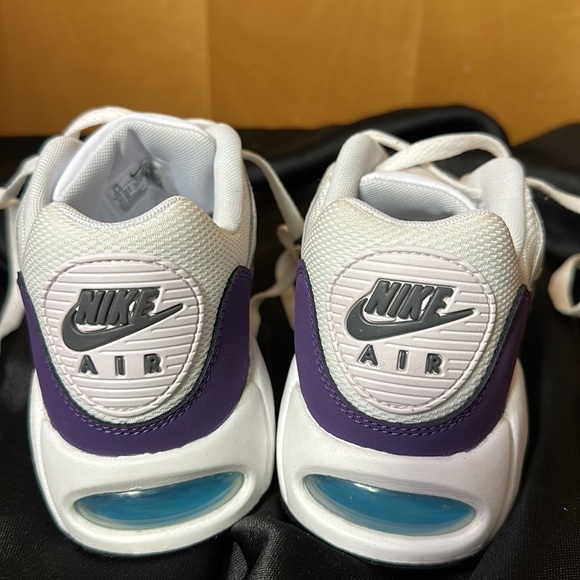 Like New Nike Athletic Shoes - Picture 5 of 15